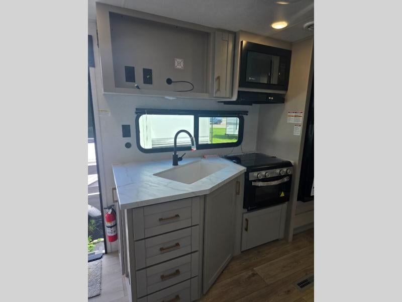New 2027 Jayco Jay Flight 245BHS - photo - 15