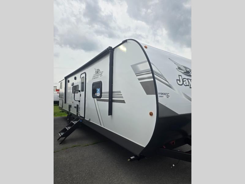 New 2027 Jayco Jay Flight 325BHT - photo - 0