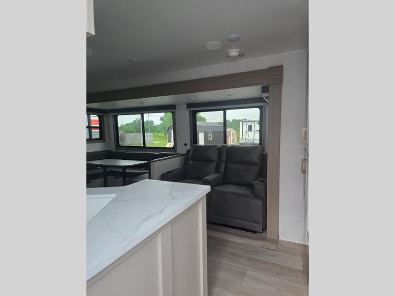 New 2027 Jayco Jay Flight 325BHT - photo - 12