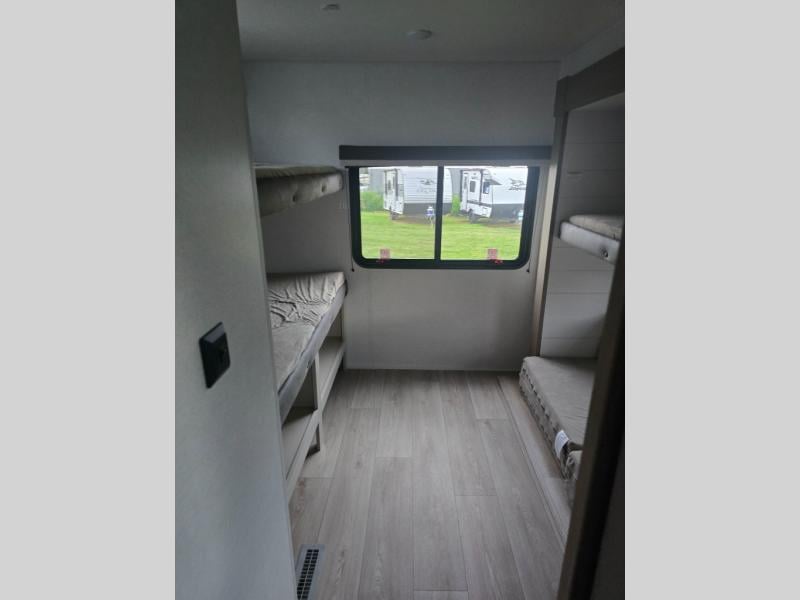 New 2027 Jayco Jay Flight 325BHT - photo - 38