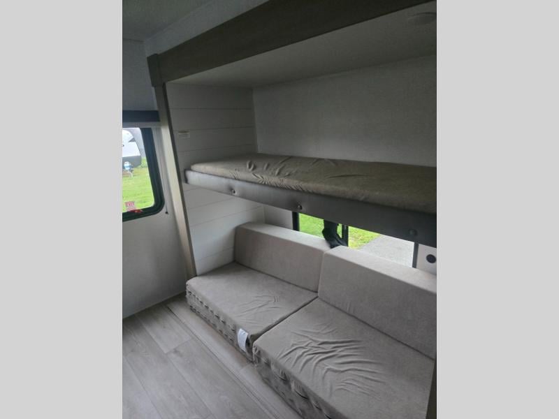 New 2027 Jayco Jay Flight 325BHT - photo - 39