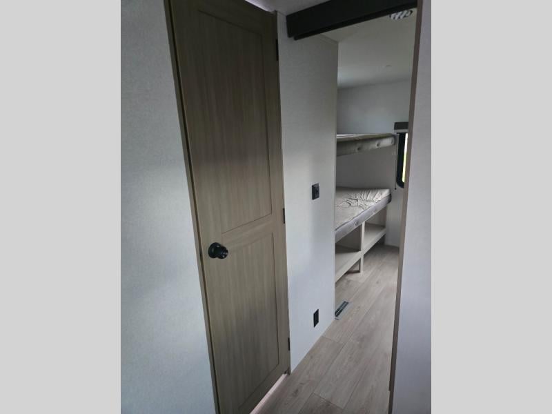 New 2027 Jayco Jay Flight 325BHT - photo - 31