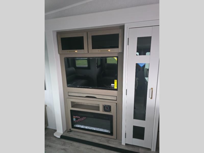 New 2027 Jayco Eagle 29RLC - photo - 42