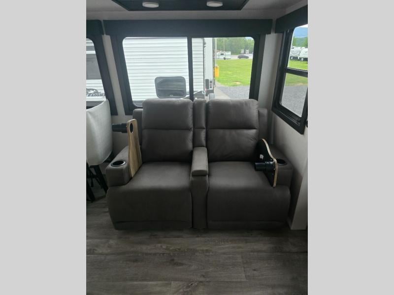 New 2027 Jayco Eagle 29RLC - photo - 52