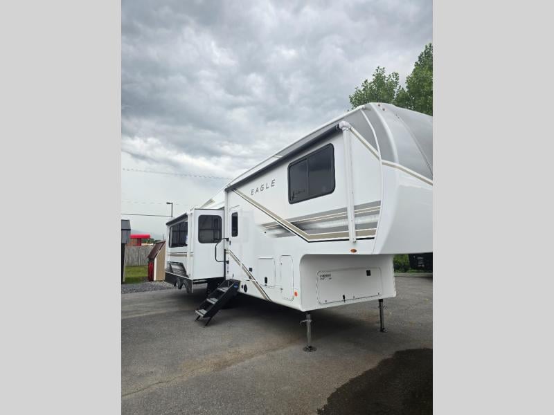 New 2027 Jayco Eagle 29RLC - photo - 0