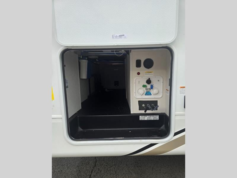 New 2027 Jayco Eagle 29RLC - photo - 8
