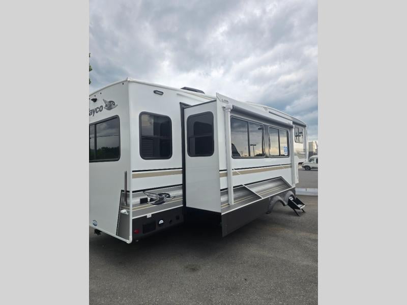 New 2027 Jayco Eagle 29RLC - photo - 5
