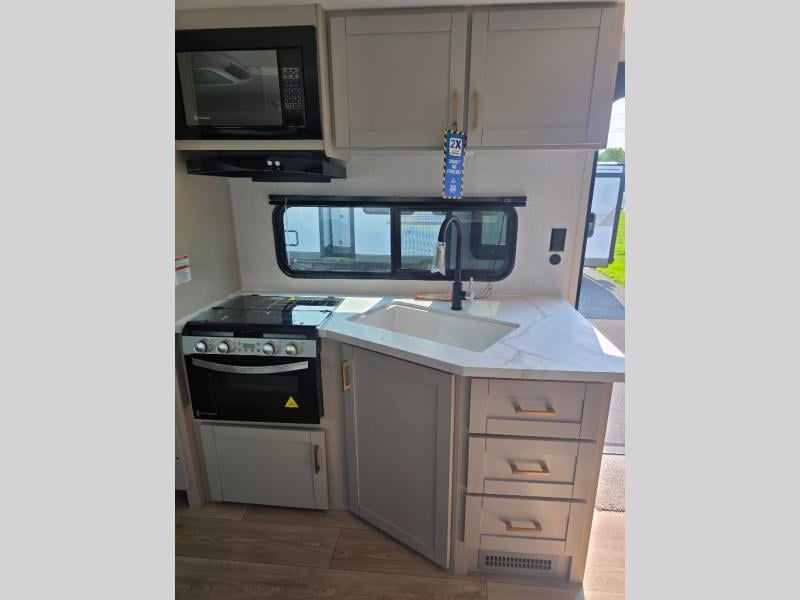 New 2027 Jayco Jay Flight 295TBS - photo - 19