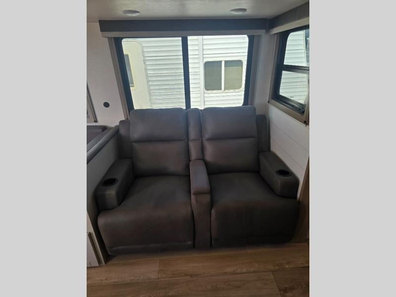 New 2027 Jayco Jay Flight 295TBS - photo - 32