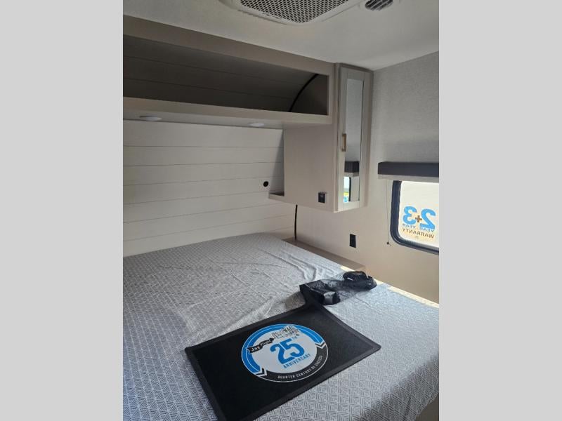 New 2027 Jayco Jay Flight 295TBS - photo - 41