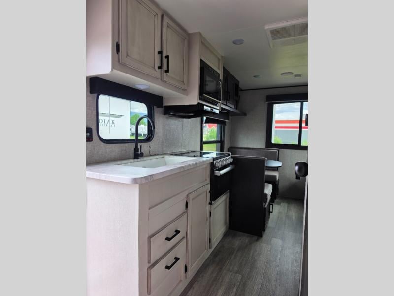 Pre-Owned 2022 Jayco Jay Flight SLX 8 212QB - photo - 19