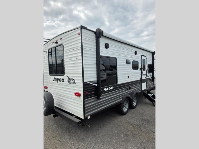 Pre-Owned 2022 Jayco Jay Flight SLX 8 212QB - photo - 4