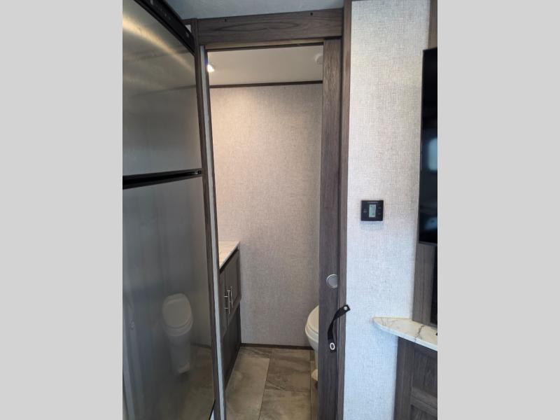 Pre-Owned 2021 Dutchmen RV Kodiak Ultra-Lite 242RBSL - photo - 20