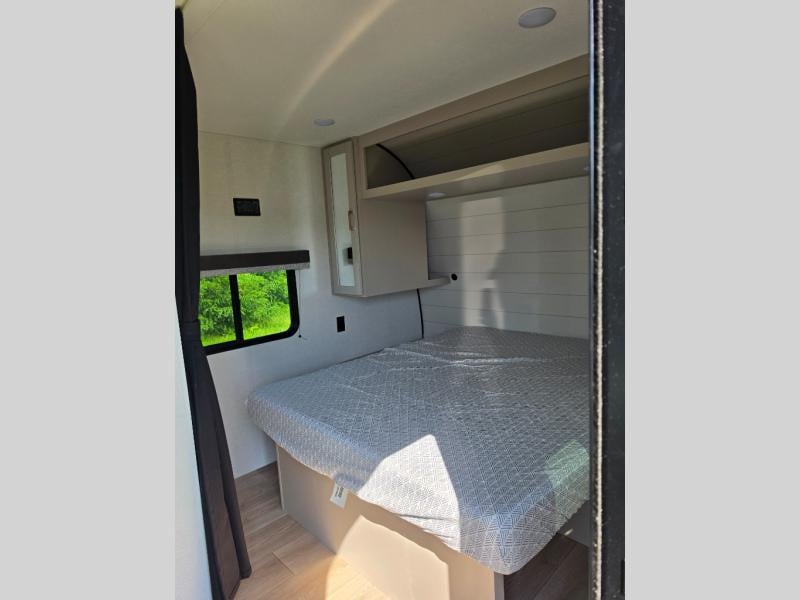 New 2027 Jayco Jay Flight 210QB - photo - 10