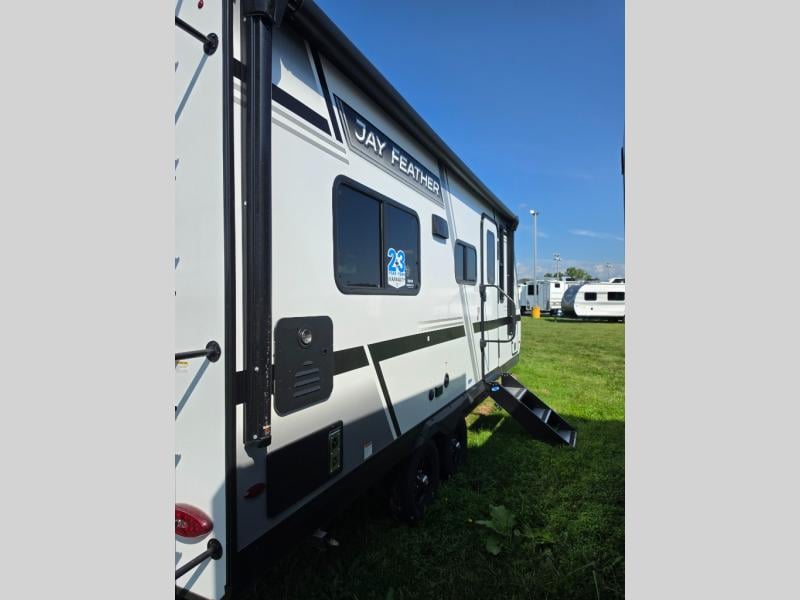 New 2027 Jayco Jay Feather 19MRK - photo - 5