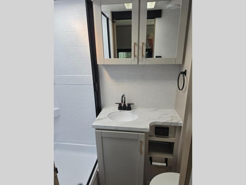New 2027 Jayco Jay Feather 19MRK - photo - 29