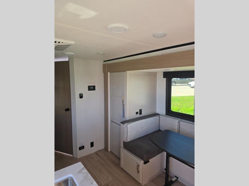 New 2027 Jayco Jay Feather 21MBH - photo - 16