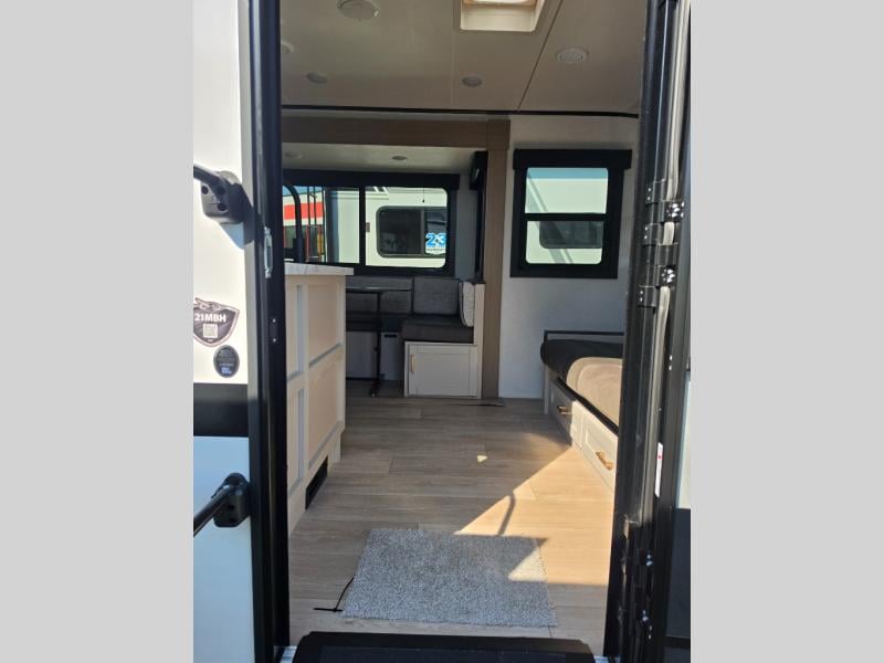 New 2027 Jayco Jay Feather 21MBH - photo - 13