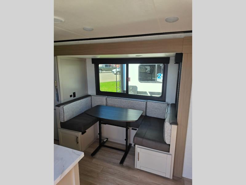 New 2027 Jayco Jay Feather 21MBH - photo - 15