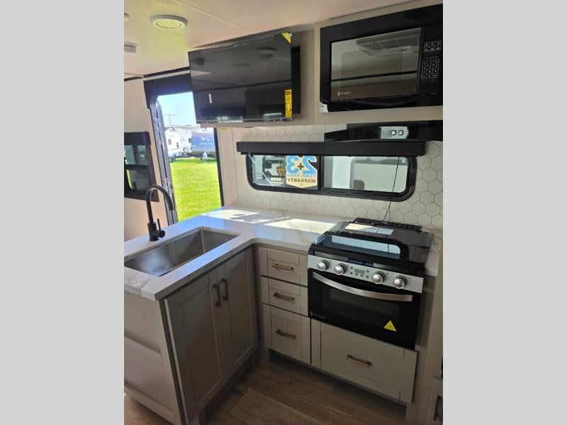 New 2027 Jayco Jay Feather 21MBH - photo - 17