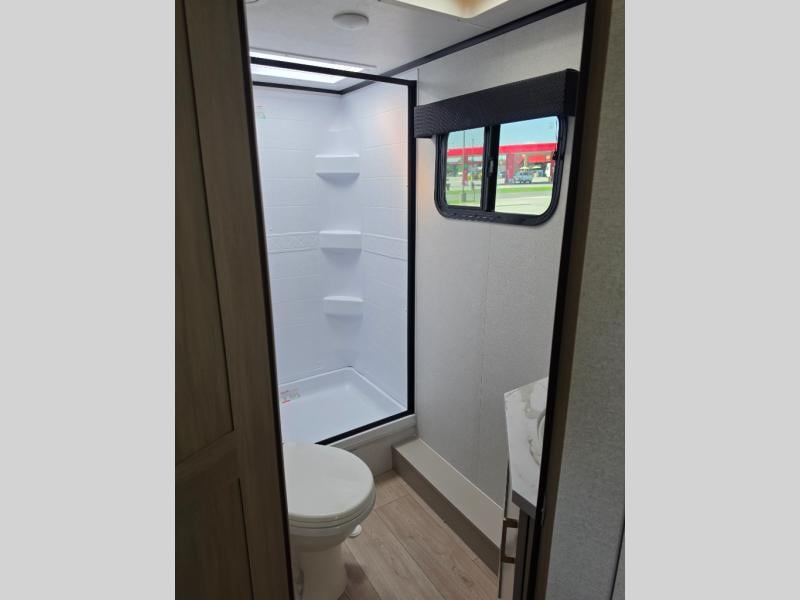 New 2027 Jayco Jay Feather 21MBH - photo - 34