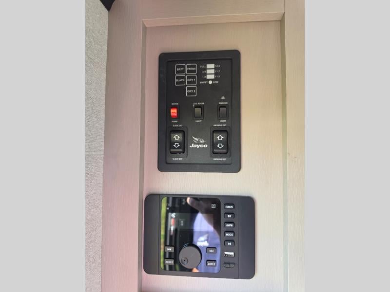 New 2027 Jayco Jay Feather 21MBH - photo - 52