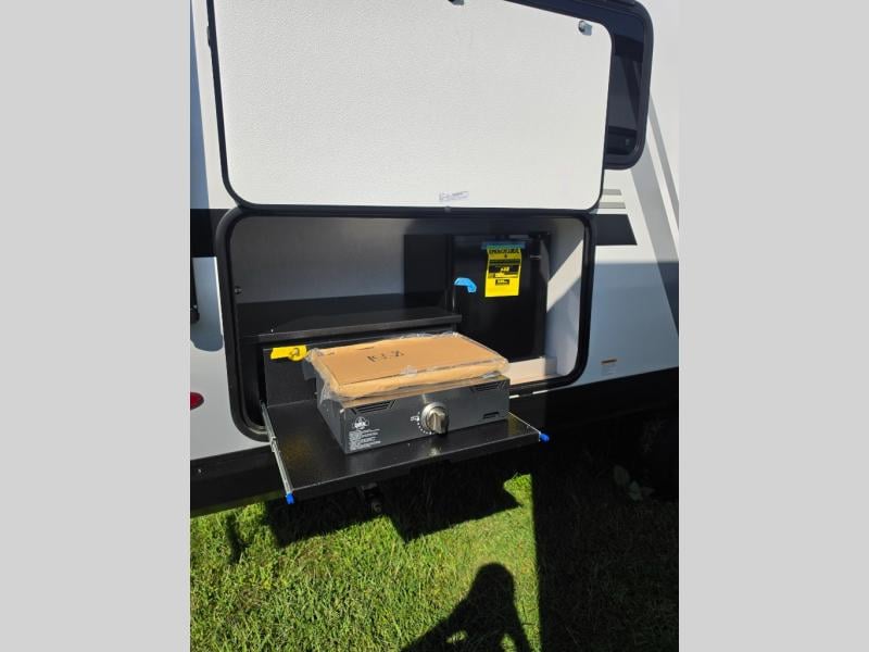 New 2027 Jayco Jay Feather 21MBH - photo - 5