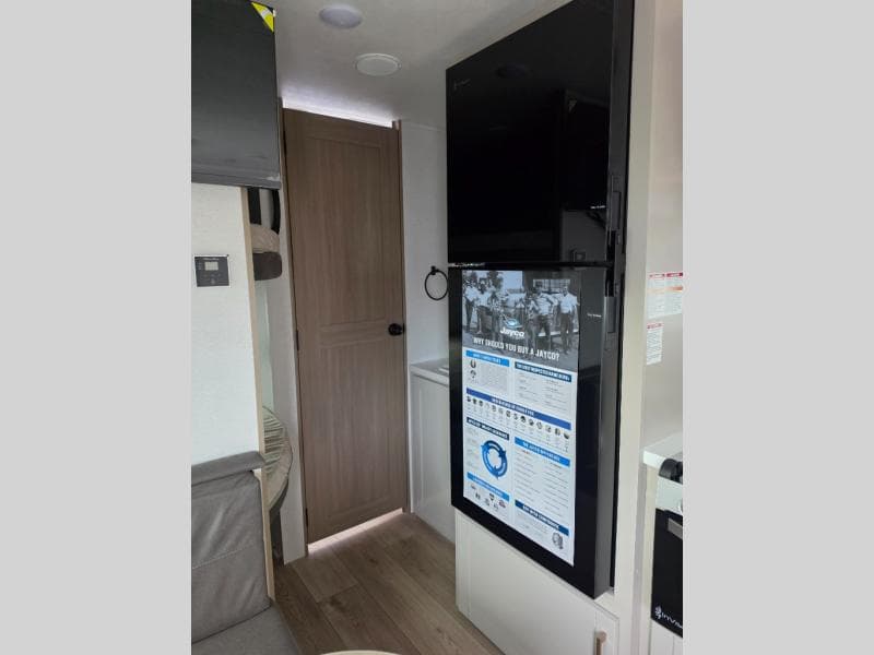 New 2027 Jayco Jay Flight 260BH - photo - 22