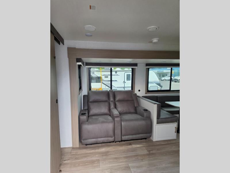 New 2027 Jayco Jay Flight 335BHS - photo - 11