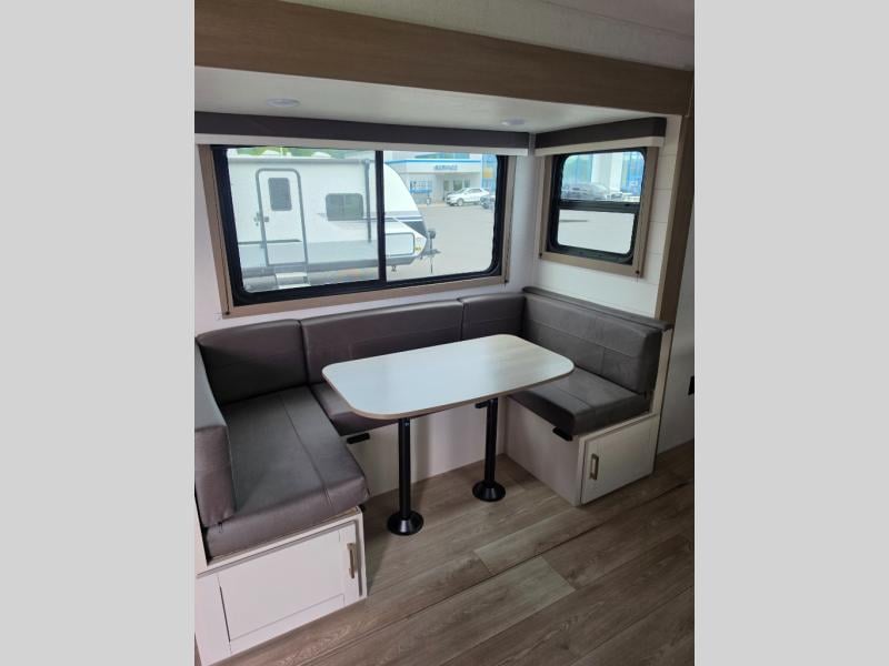 New 2027 Jayco Jay Flight 335BHS - photo - 22