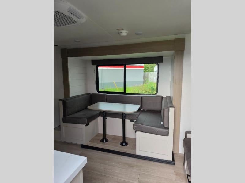 New 2027 Jayco Jay Flight 197MB - photo - 11