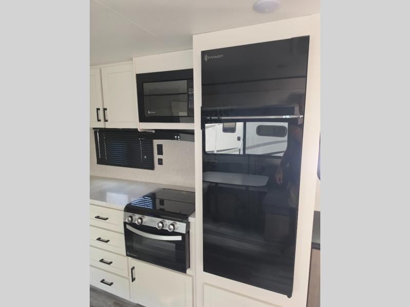 Pre-Owned 2025 Jayco Jay Flight 330TBS - photo - 15