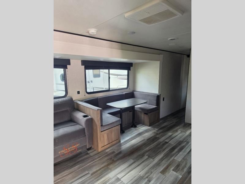 Pre-Owned 2025 Jayco Jay Flight 330TBS - photo - 12