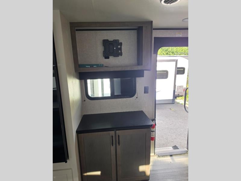 Pre-Owned 2025 Jayco Jay Flight 330TBS - photo - 16