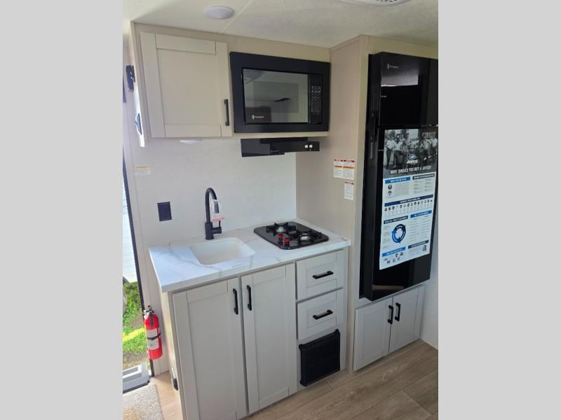 New 2027 Jayco Jay Flight 197MB - photo - 14
