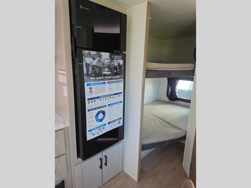 New 2027 Jayco Jay Flight 197MB - photo - 21