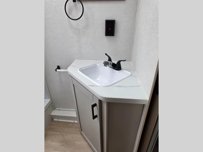 New 2027 Jayco Jay Flight 197MB - photo - 31