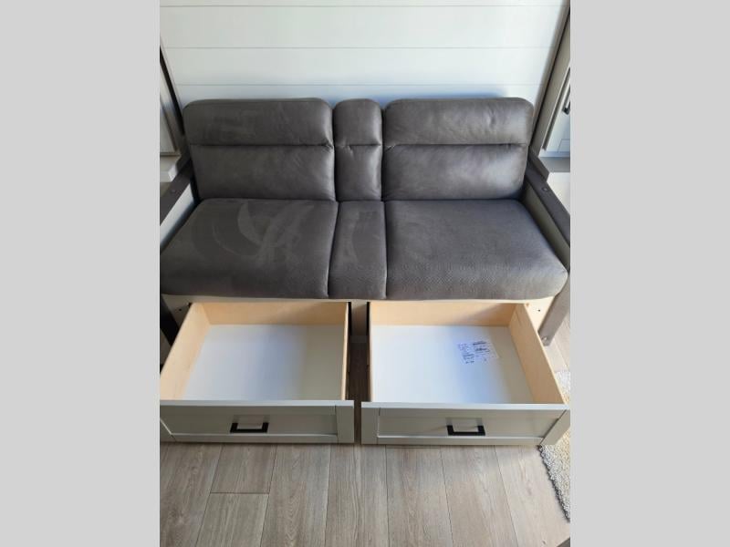 New 2027 Jayco Jay Flight 197MB - photo - 36