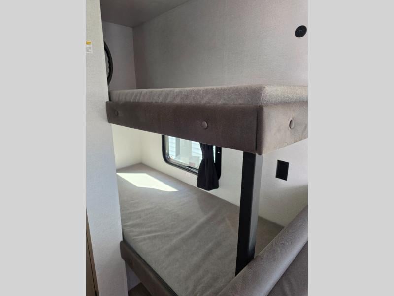 New 2027 Jayco Jay Flight 175BH - photo - 24