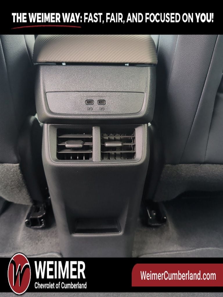 New 2027 Chevrolet Equinox LT - photo - 12