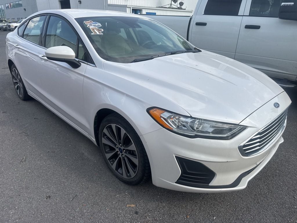 Pre-Owned 2019 Ford Fusion SE - photo - 2