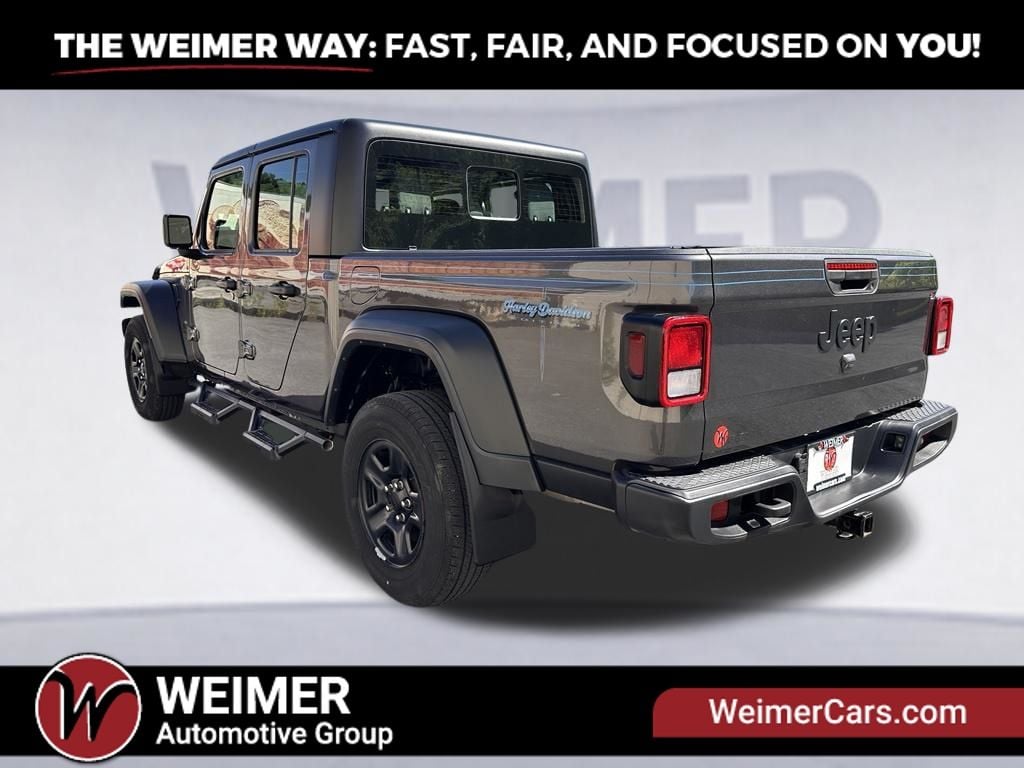 Pre-Owned 2024 Jeep Gladiator Sport - photo - 19
