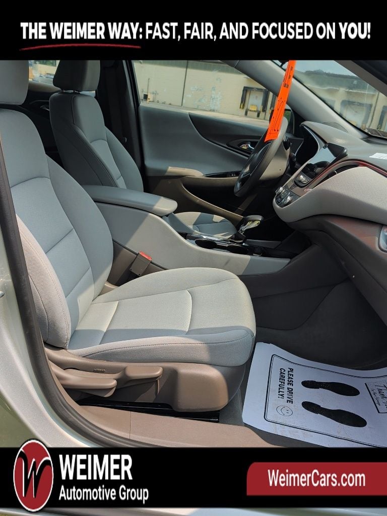 Pre-Owned 2022 Chevrolet Malibu LS - photo - 14
