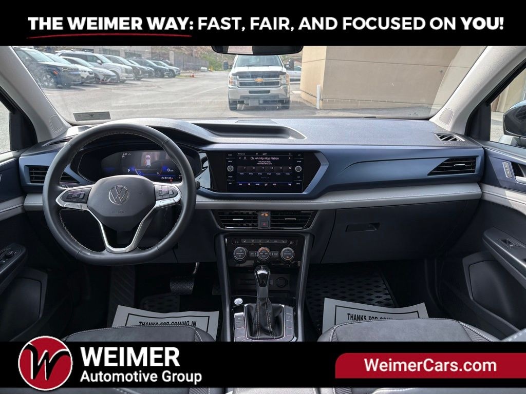 Pre-Owned 2024 Volkswagen Taos 1.5T SE - photo - 9