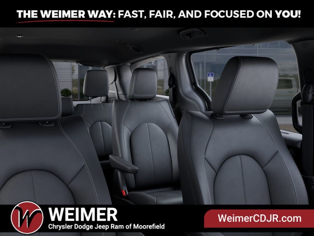 New 2025 Chrysler Pacifica Select - photo - 25