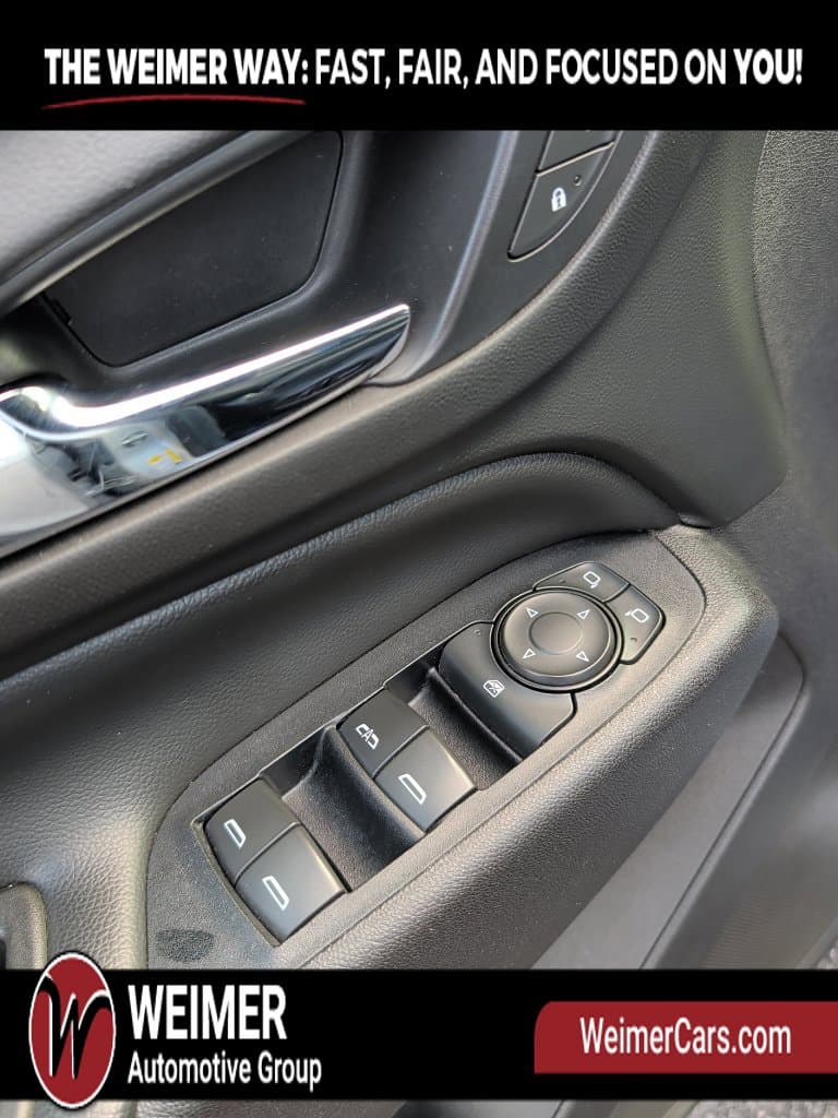 Pre-Owned 2018 Chevrolet Equinox LT - photo - 11