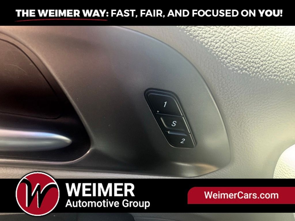 Pre-Owned 2024 Chrysler Pacifica Touring L - photo - 15