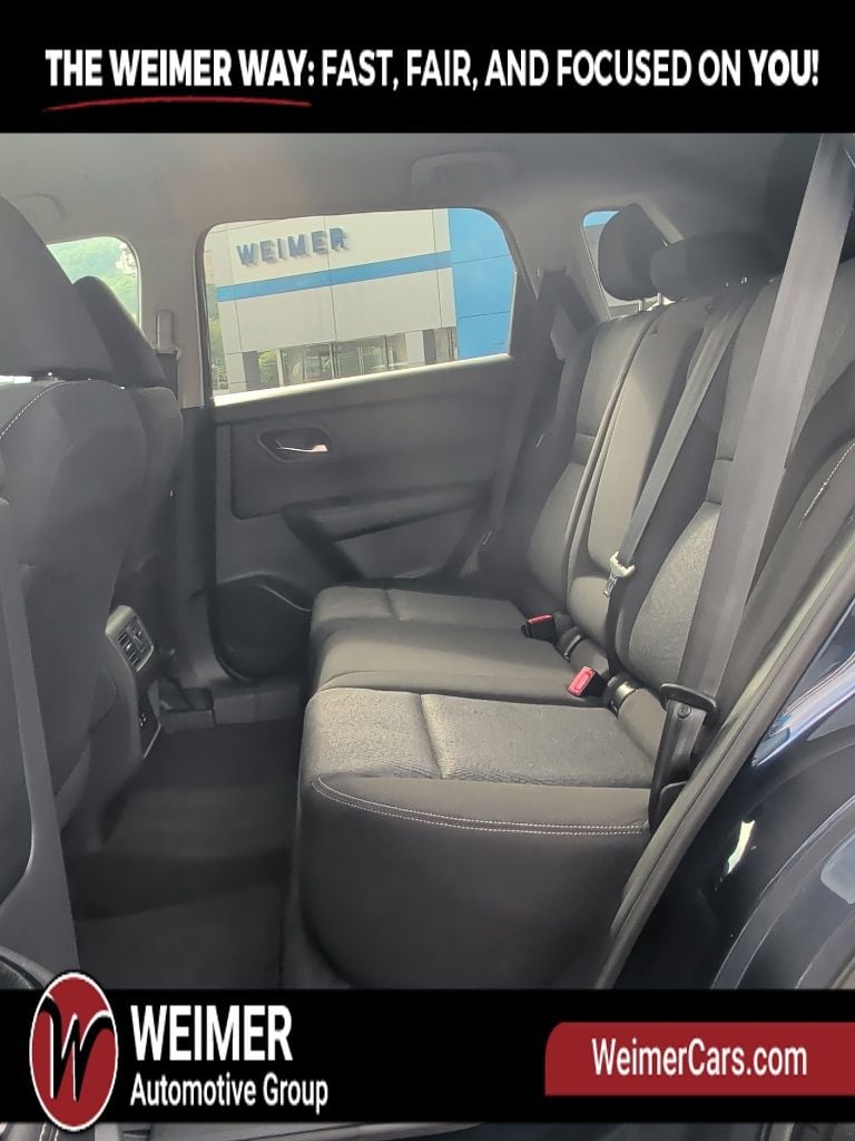 Pre-Owned 2024 Nissan Rogue SV - photo - 12