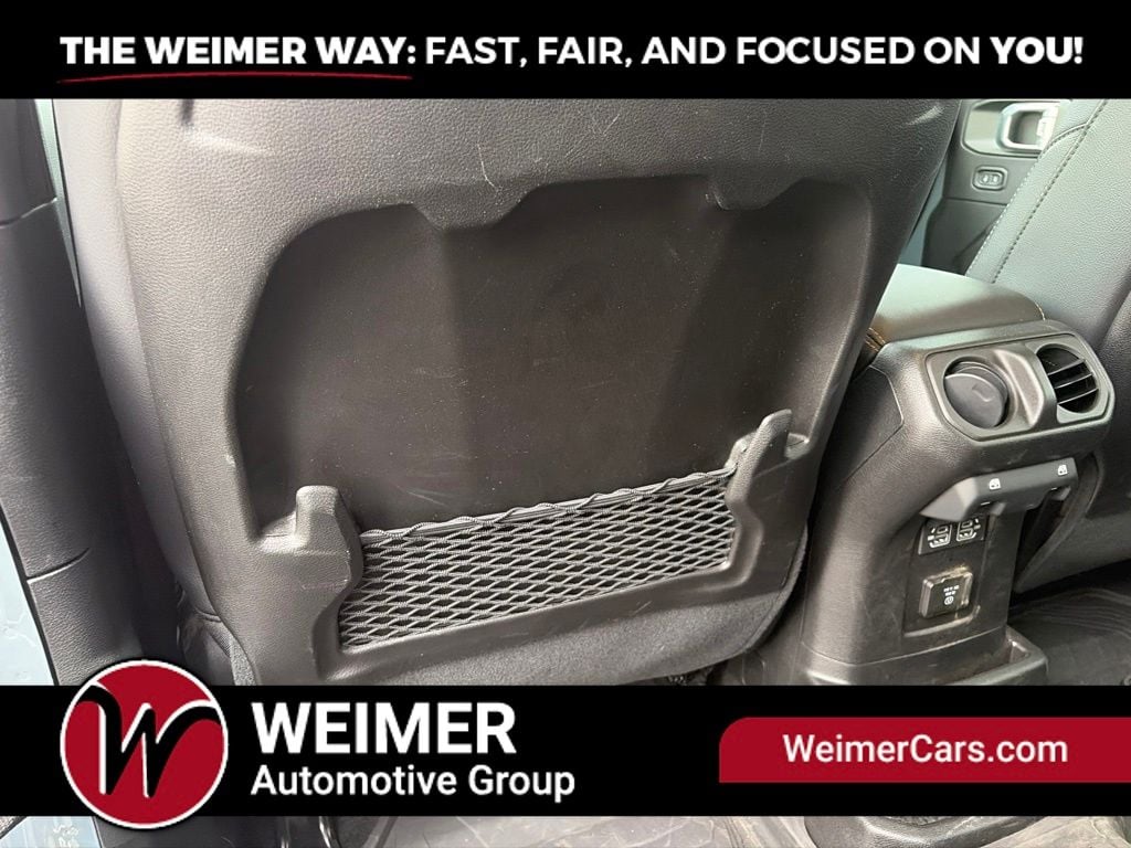 Pre-Owned 2024 Jeep Wrangler Sahara - photo - 13