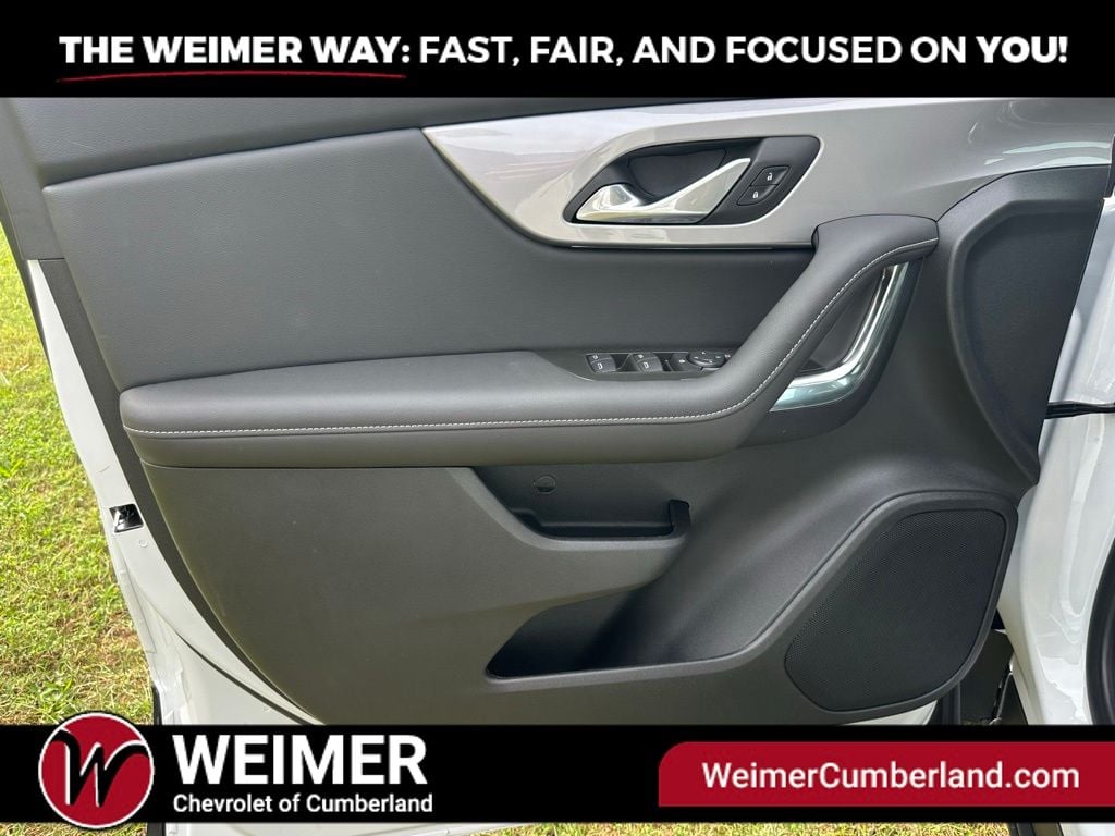 New 2025 Chevrolet Blazer LT - photo - 5
